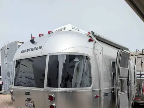 2022 Airstream Caravel 16RB — photo 4
