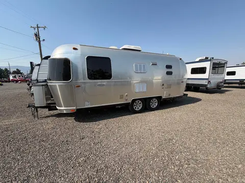 2019 Airstream Flying Cloud 23FB — photo 2