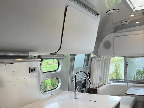 2021 Airstream Globetrotter 27FB; — photo 4