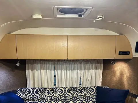2006 Airstream Safari LS Slide Out 75th Anniversary 28 ft — photo 2