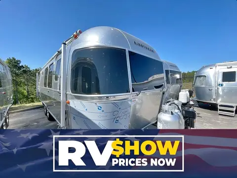 2026 Airstream Classic 28RBT — photo 1