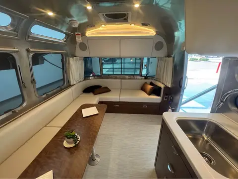 2026 Airstream Globetrotter 30RBQ — photo 5