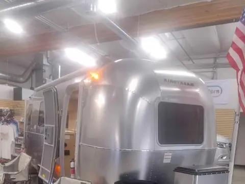 2026 Airstream World Traveler 22RB — photo 1