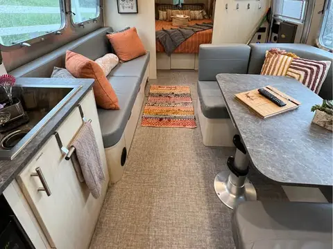 2022 Airstream Flying Cloud 30FB — photo 2