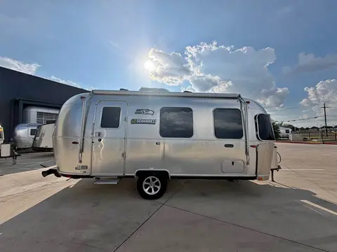 2023 Airstream Caravel 22FB — photo 1