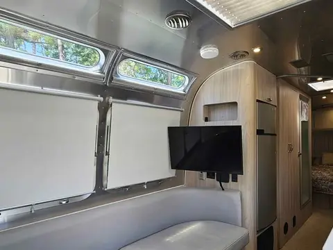 2018 Airstream Globetrotter — photo 3
