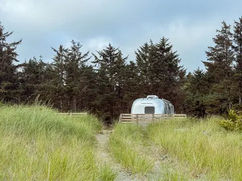2014 Airstream International Signature 19’ Bambi 19 ft — photo 2
