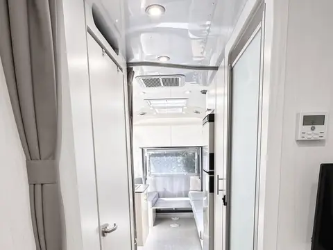 2024 Airstream Flying Cloud 25FB — photo 4