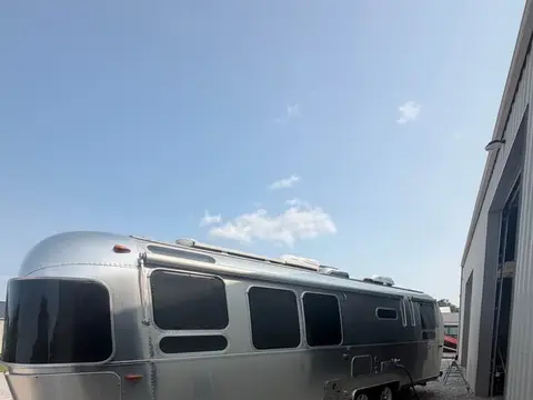 2021 Airstream Flying Cloud — photo 4
