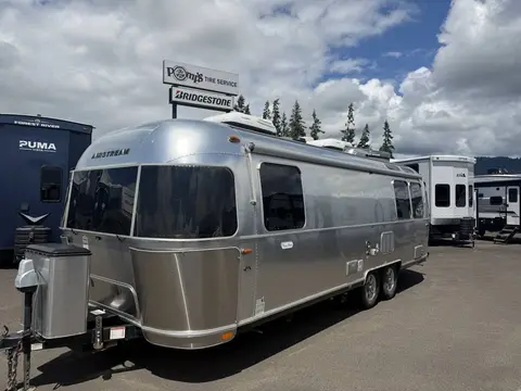 2020 Airstream Flying Cloud 27FB Rear Hatch — photo 3