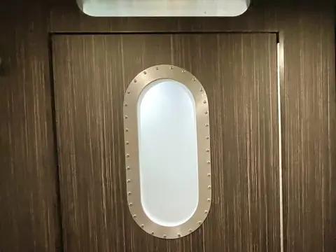 2016 Airstream International Signature 25FB; — photo 5