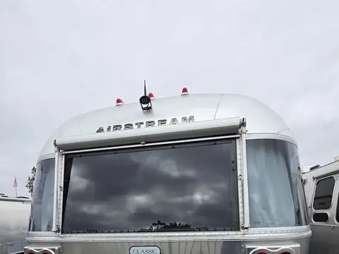 2022 Airstream Classic 30 RBQ — photo 3