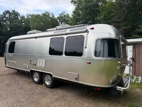 2021 Airstream International 27FB — photo 5