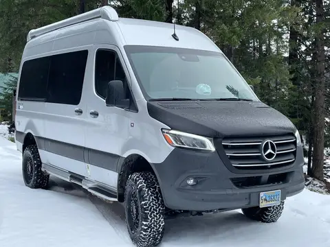 2020 Airstream Tommy Bahama — photo 2