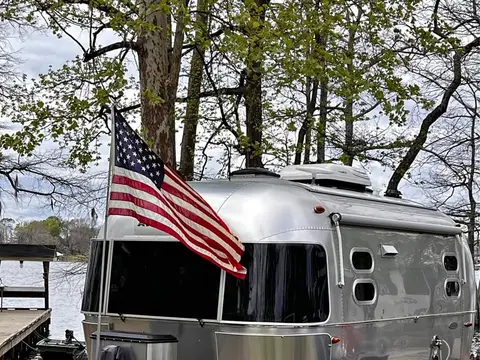 2019 Airstream Flying Cloud 19 ft — photo 1