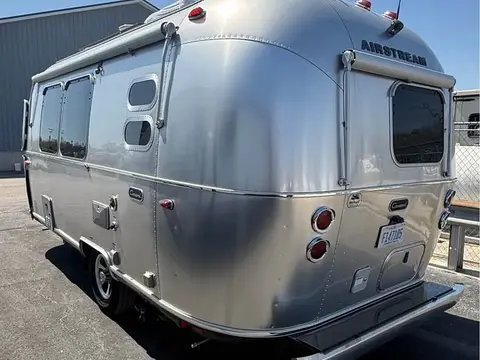 2023 Airstream Caravel 20FB — photo 3