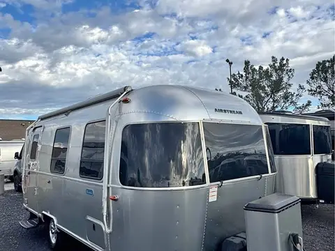 2023 Airstream Bambi 22FB — photo 3