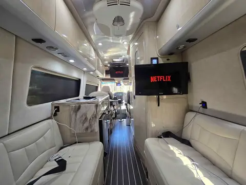 2018 Airstream Interstate — photo 2
