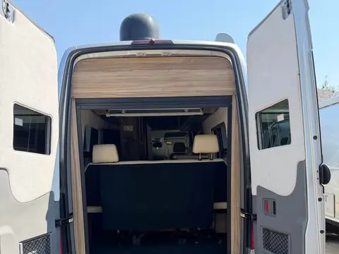 2017 Airstream Tommy Bahama Interstate Relax Edition — photo 3