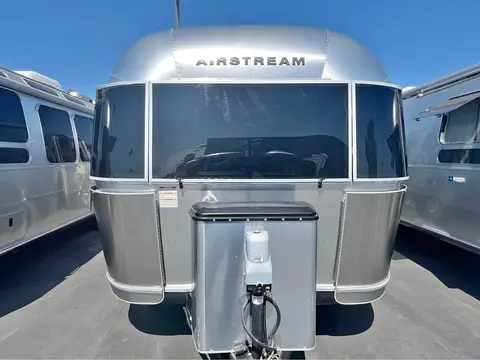 2019 Airstream International 25 FBQ — photo 1