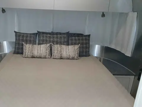 2023 Airstream Flying Cloud 27FB — photo 5