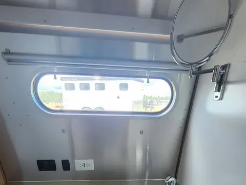 2018 Airstream Flying Cloud 25QB — photo 5