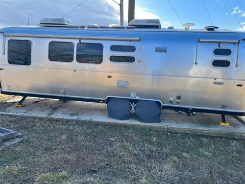 2019 Airstream Flying Cloud BUNK — photo 4