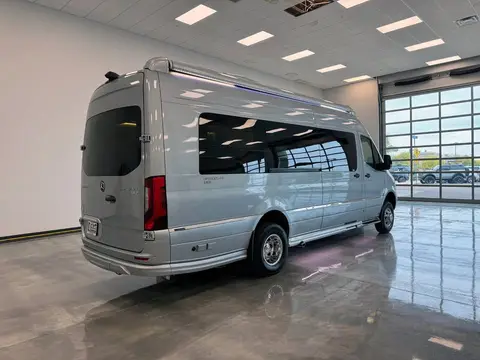 2025 Airstream Interstate GT e; — photo 2
