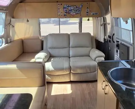 2016 Airstream Flying Cloud 30FB — photo 5
