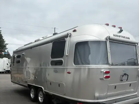 2019 Airstream Flying Cloud — photo 3