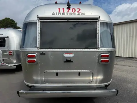 2023 Airstream International 30RBT — photo 5