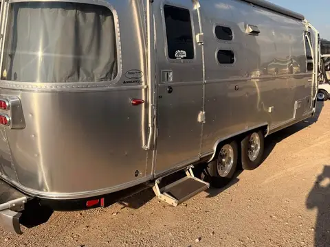 2018 Airstream International Signature 25FBQ — photo 4