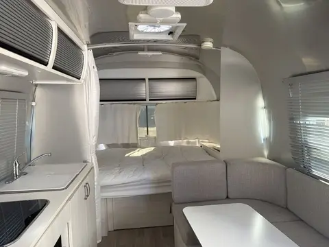 2021 Airstream Bambi 22FB — photo 3