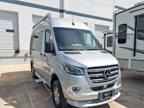 2023 Airstream Interstate M 19 4X4 — photo 1