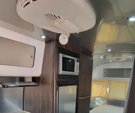 2013 Airstream International 23FB — photo 5