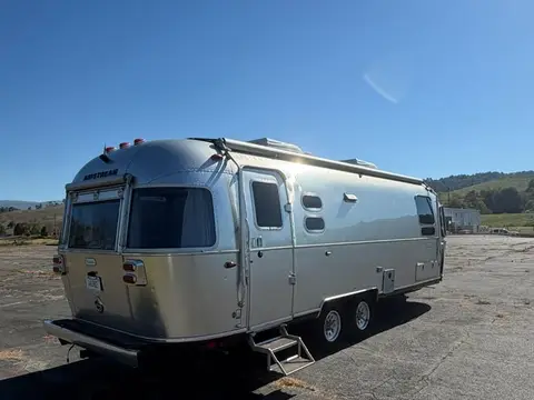2023 Airstream Flying Cloud — photo 3