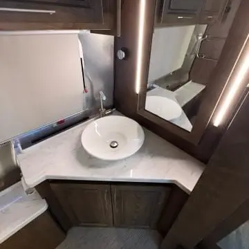 2024 Airstream Classic Twin — photo 4