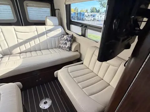 2015 Airstream Interstate lounge — photo 4