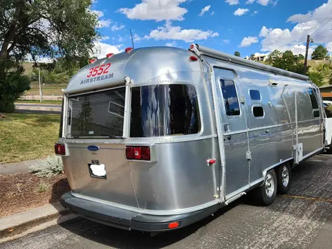 2011 Airstream Classic 27FB Limited — photo 3