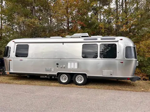 2016 Airstream International Signature 27FB — photo 1