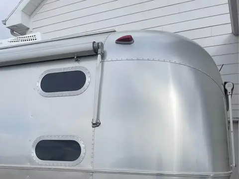 2017 Airstream Flying Cloud — photo 3