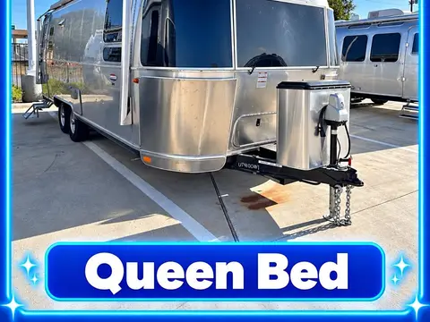 2019 Airstream International — photo 1