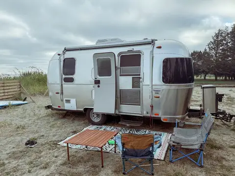 2014 Airstream International Signature 19’ Bambi 19 ft — photo 3