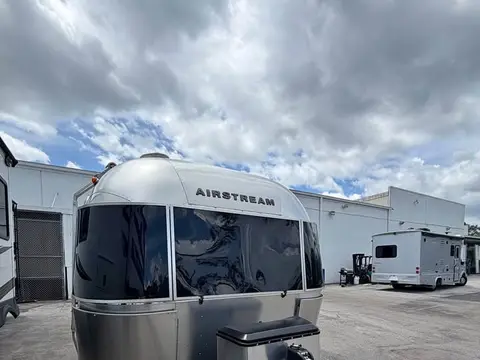 2024 Airstream Caravel 16RB — photo 1