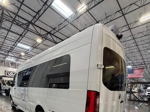 2023 Airstream Interstate 24GT AWD — photo 5