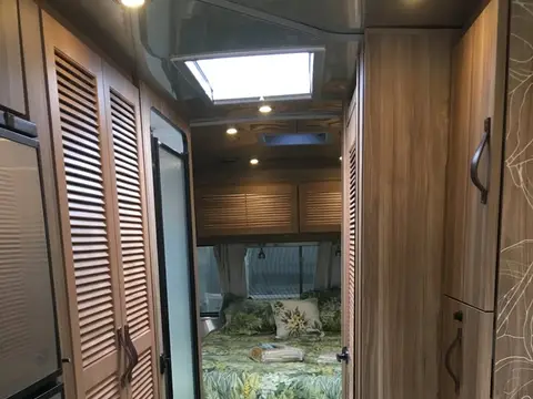 2017 Airstream Tommy Bahama Special Edition — photo 4