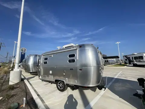 2024 Airstream Caravel — photo 3
