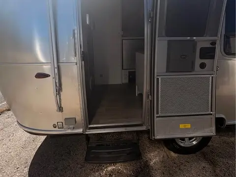 2020 Airstream Bambi 22FB — photo 3