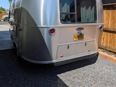 2016 Airstream Bambi 16 ft 4 in — photo 3