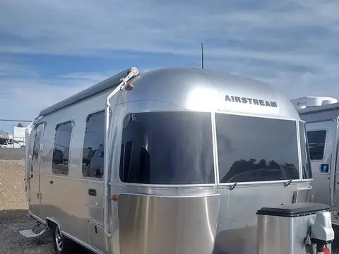 2020 Airstream Caravel 22FB — photo 1